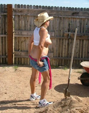 18 year old girl sexys her sisters boyfriend and sends her the selfie as proof